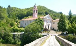 Santuario di Nostra Signora di Montebruno e Ponte Doria - www.altavaltrebbia.net